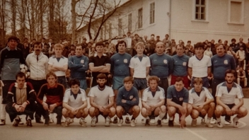 Samo Je Nebo Iznad Nas